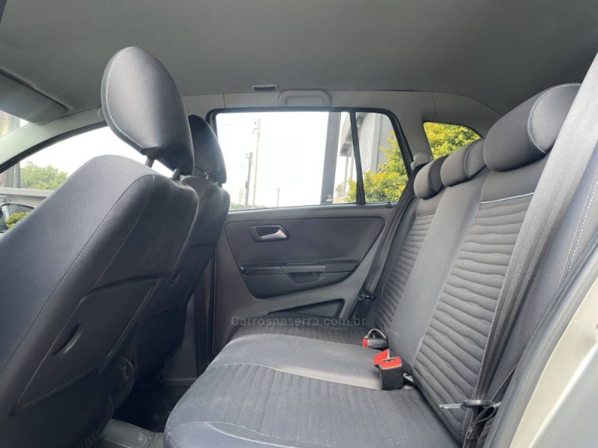 VOLKSWAGEN - SPACE CROSS - 2012/2012 - Prata - R$ 40.900,00