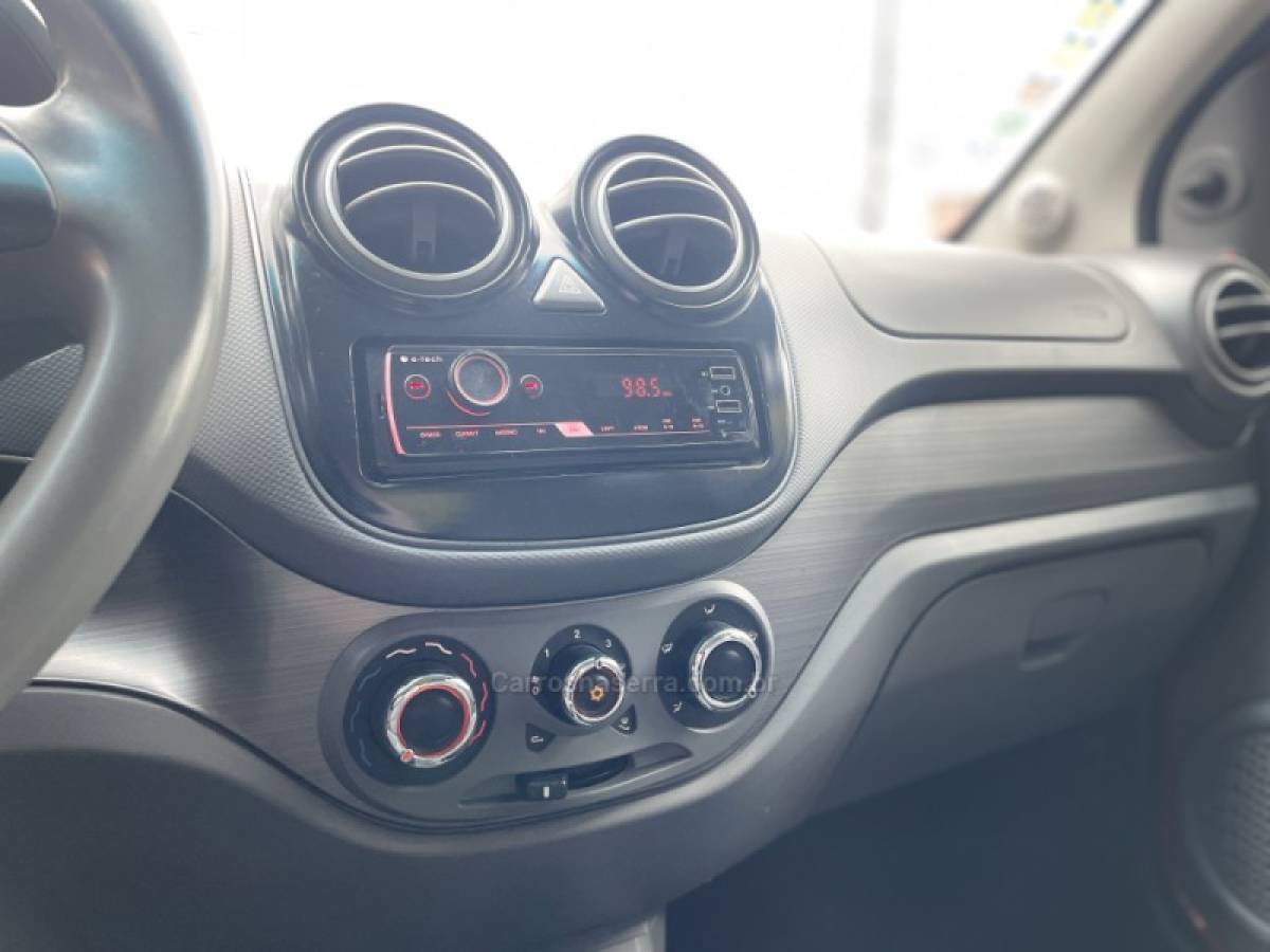 FIAT - PALIO - 2016/2016 - Vermelha - R$ 41.800,00