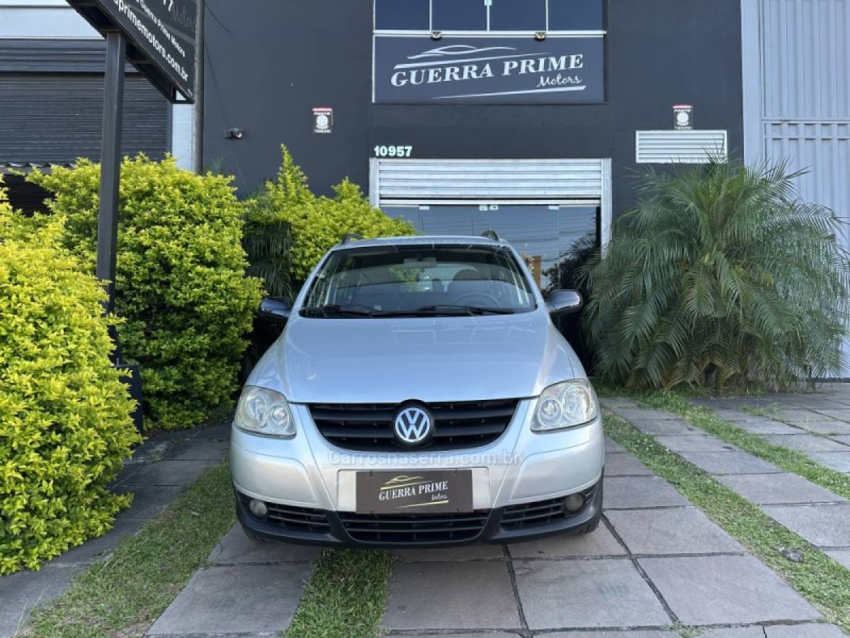 VOLKSWAGEN - SPACEFOX - 2010/2010 - Prata - R$ 36.900,00