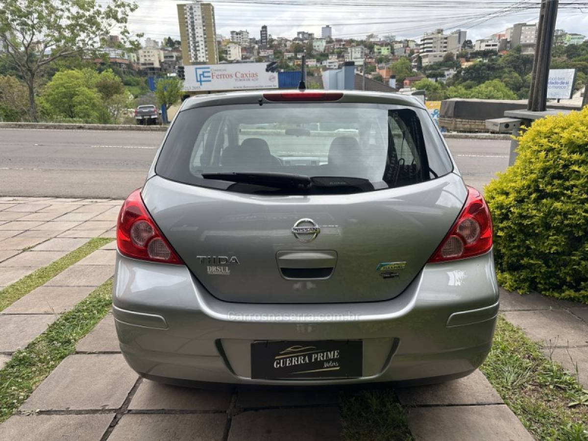 NISSAN - TIIDA - 2011/2011 - Prata - R$ 34.800,00