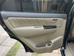 TOYOTA - HILUX SW4 - 2013/2013 - Preta - R$ 146.900,00