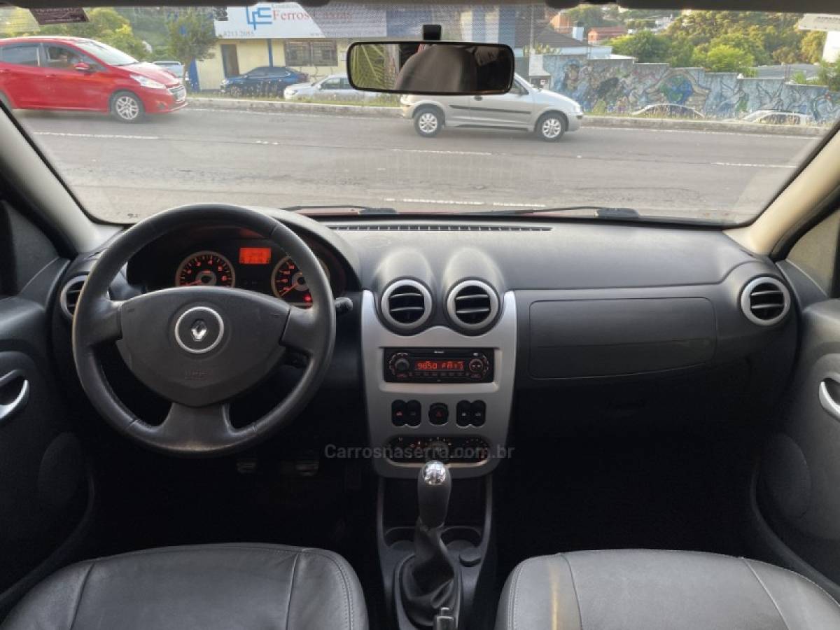 RENAULT - SANDERO - 2011/2011 - Vermelha - R$ 37.900,00