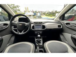 CHEVROLET - ONIX - 2015/2015 - Vermelha - R$ 43.800,00